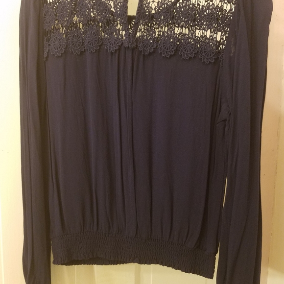 Blouse - Picture 2 of 3